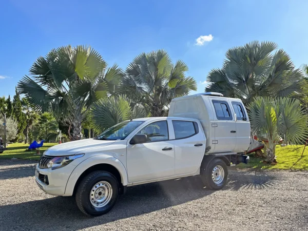 cabine de fibra para transporte de trabalhadores, Mitsubishi L200 Triton