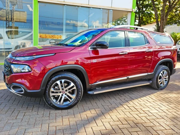 Capota de Fibra para Fiat Toro Vermelha ou na cor do veiculo com chave e vidros.